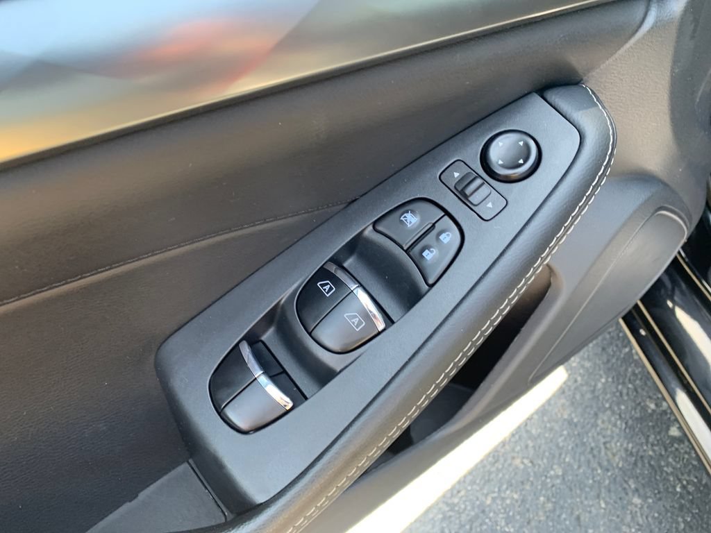 Used 2022 Nissan Maxima SV w/ Floor Mat Group FWD image 18