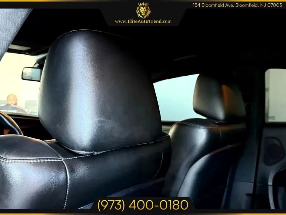 Used 2022 Dodge Charger SXT w/ Blacktop Package image 27