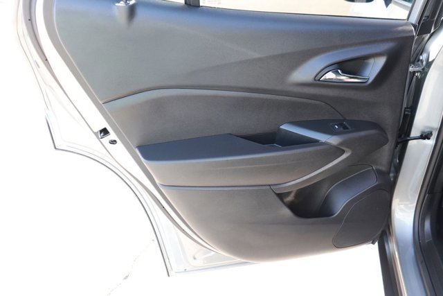 Used 2025 Chevrolet Trax LT image 11