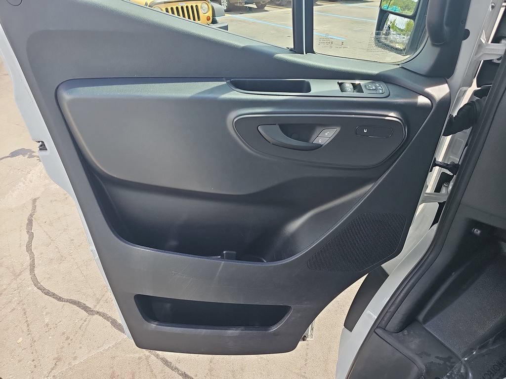 Used 2025 Mercedes-Benz Sprinter 2500 image 28
