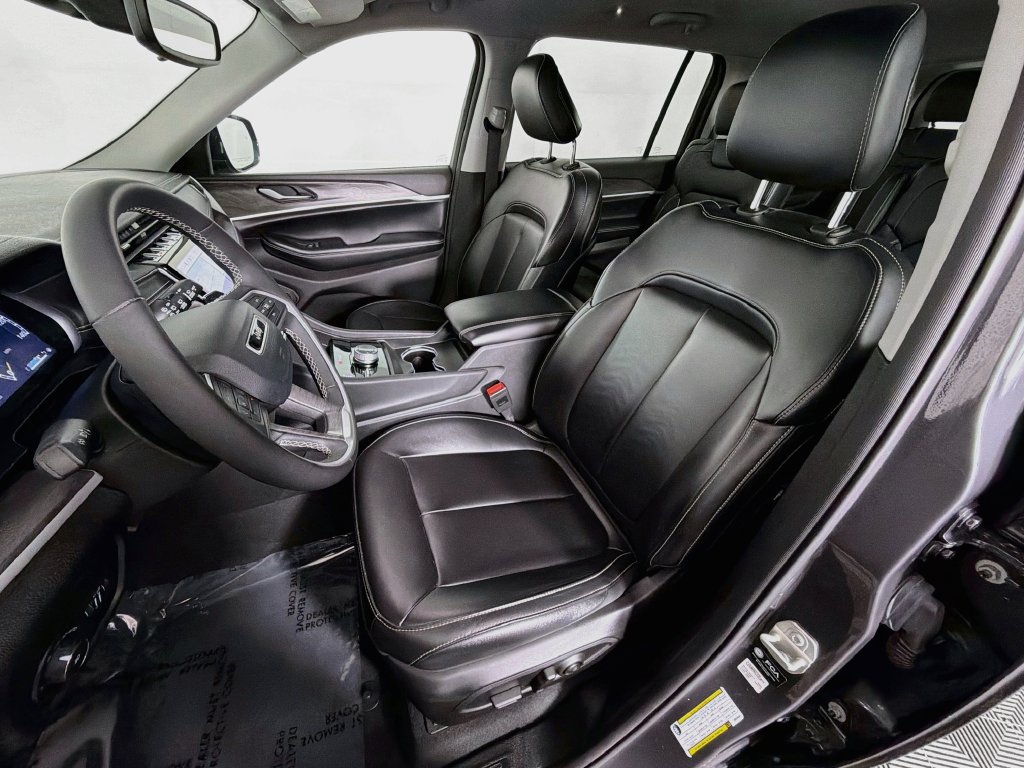 Certified 2024 Jeep Grand Cherokee L Limited AWD/4WD image 21