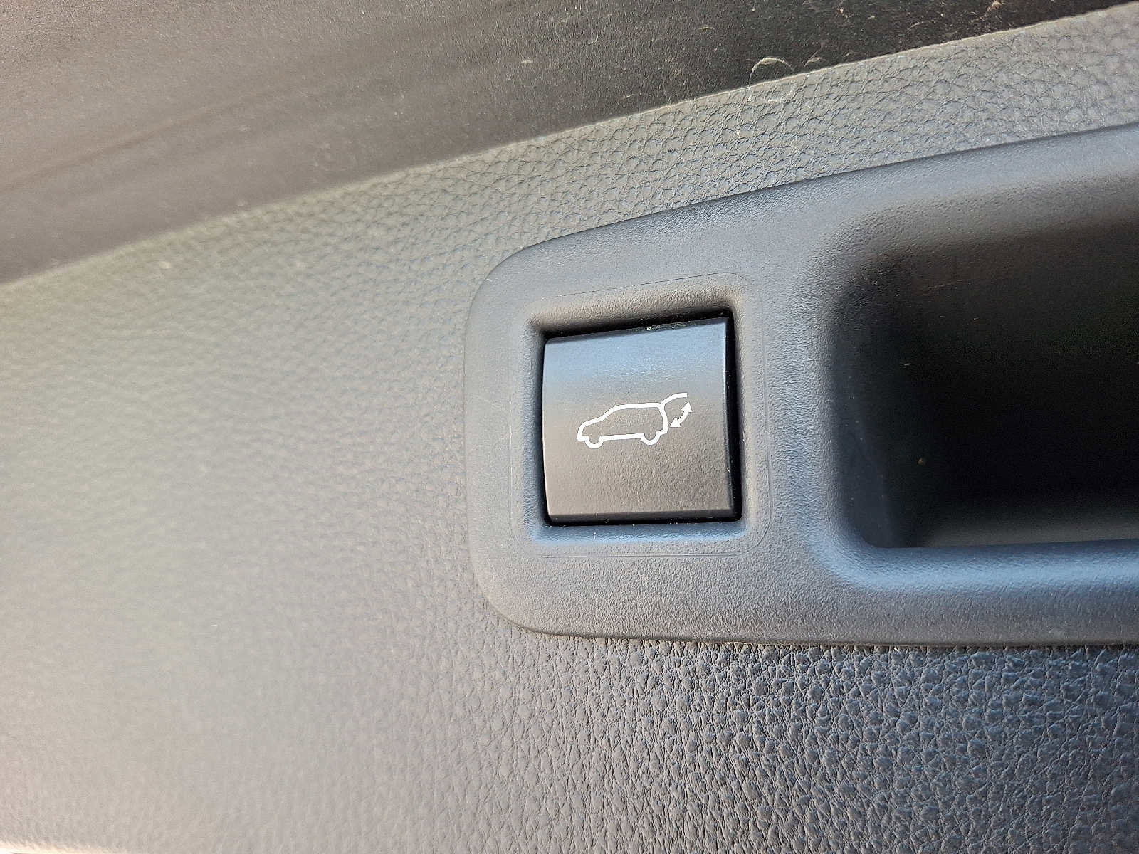 Used 2022 Toyota Highlander XLE image 30