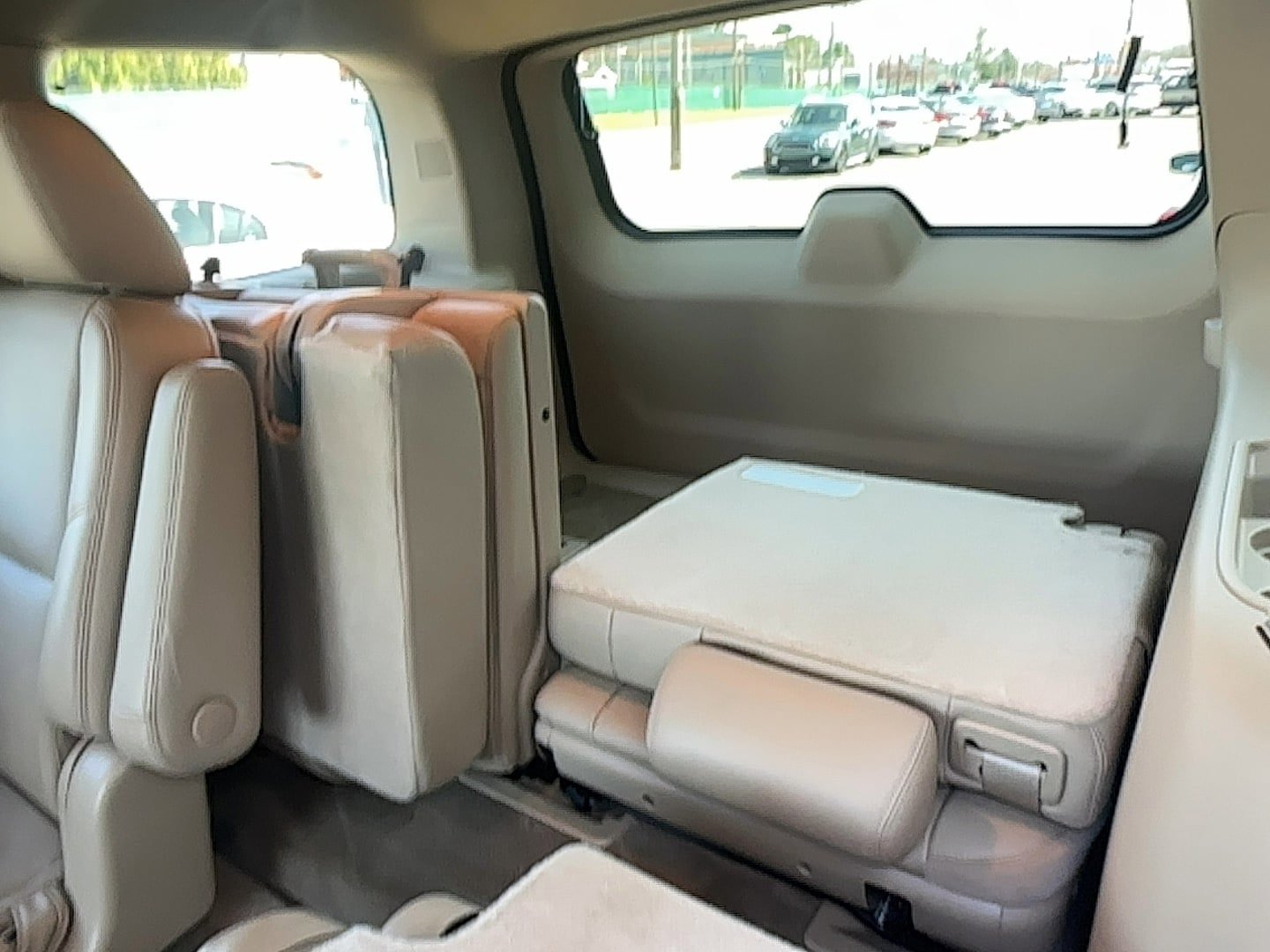 Used 2011 Chevrolet Tahoe LTZ AWD/4WD image 19