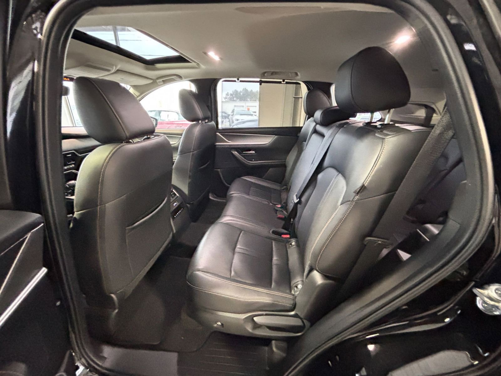 Used 2025 MAZDA CX-90 3.3 Turbo w/ Preferred Package image 32