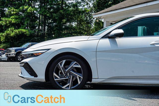 Used 2024 Hyundai Elantra Limited FWD image 16