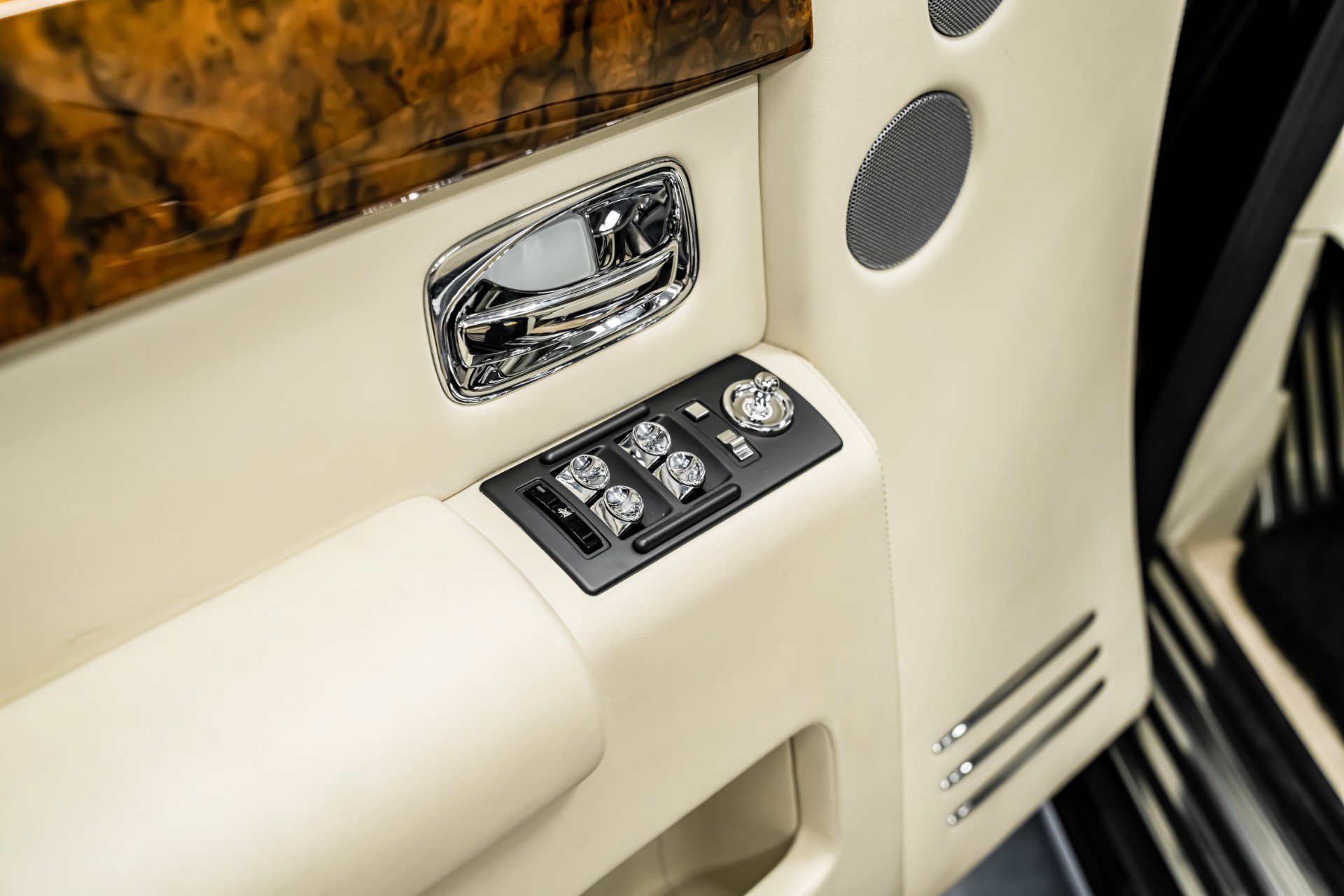 Used 2013 Rolls-Royce Phantom Sedan image 18