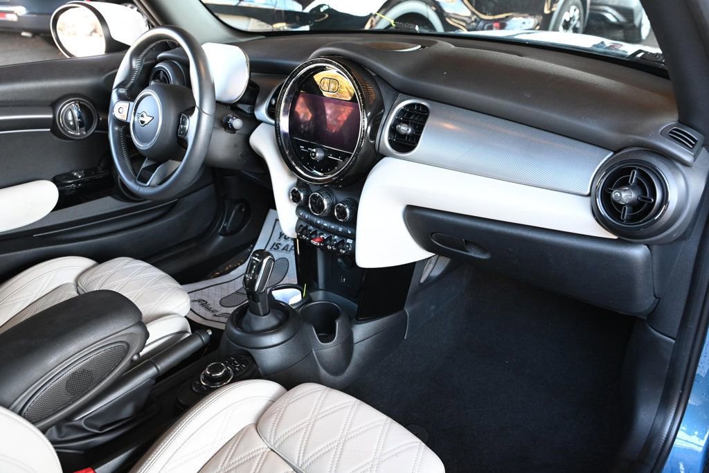 Used 2023 MINI Cooper S w/ Signature Upholstery Package image 24