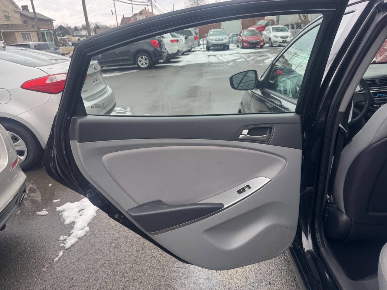 Used 2017 Hyundai Accent SE image 12