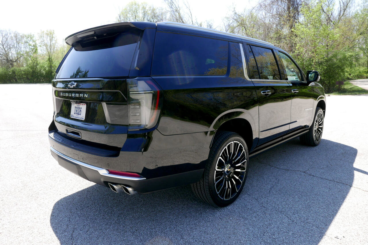 Used 2025 Chevrolet Suburban High Country image 6