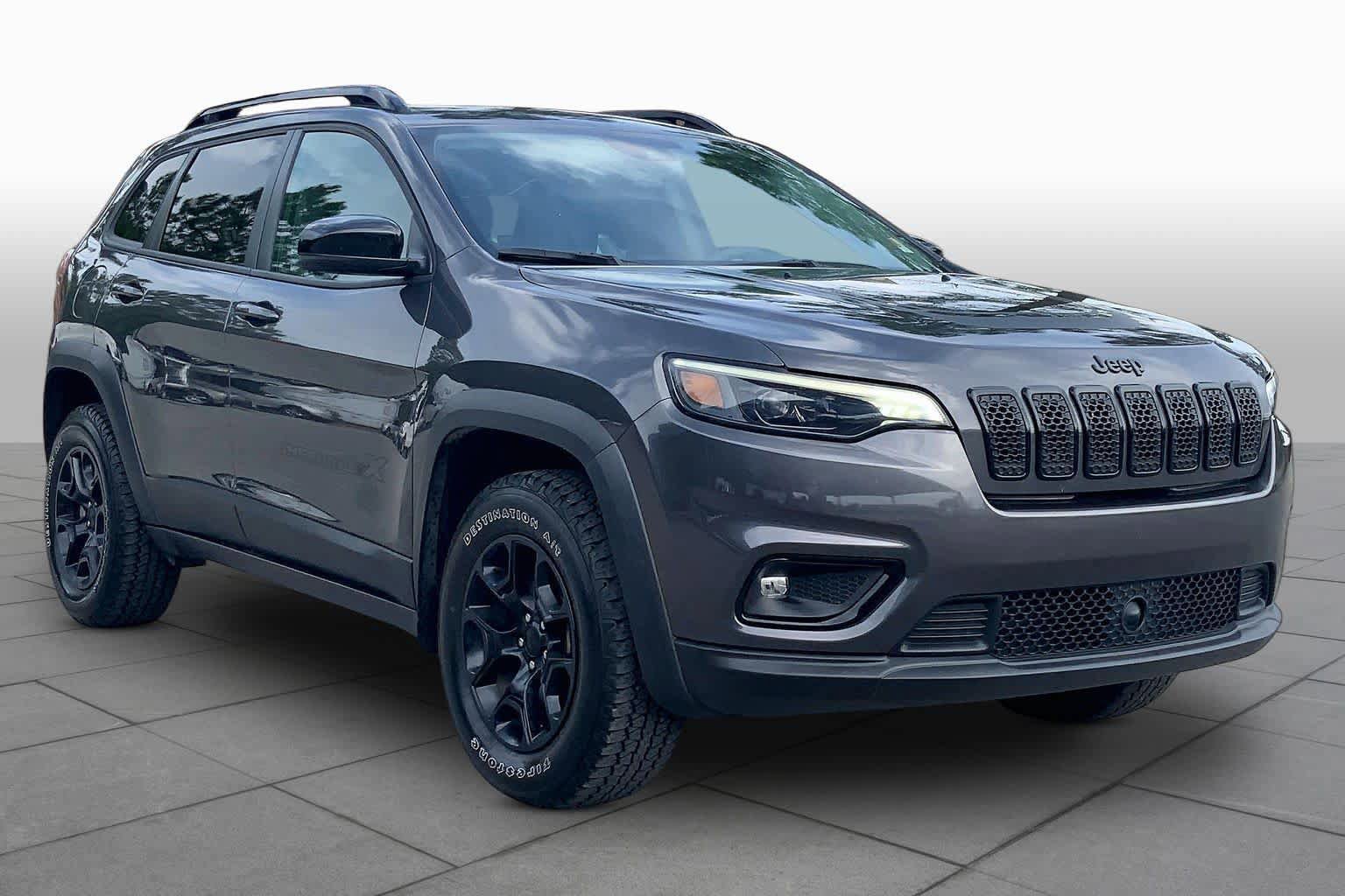 Used 2022 Jeep Cherokee Latitude w/ Sun & Sound Group AWD/4WD image 3