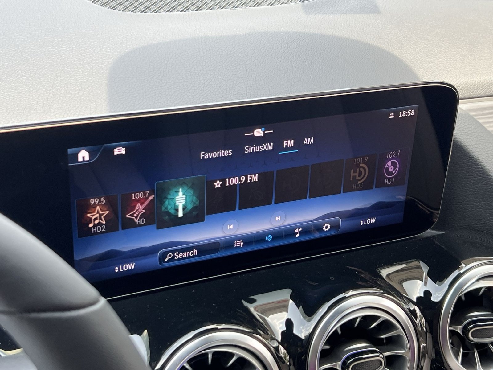 New 2026 Mercedes-Benz GLA 250 4MATIC image 23