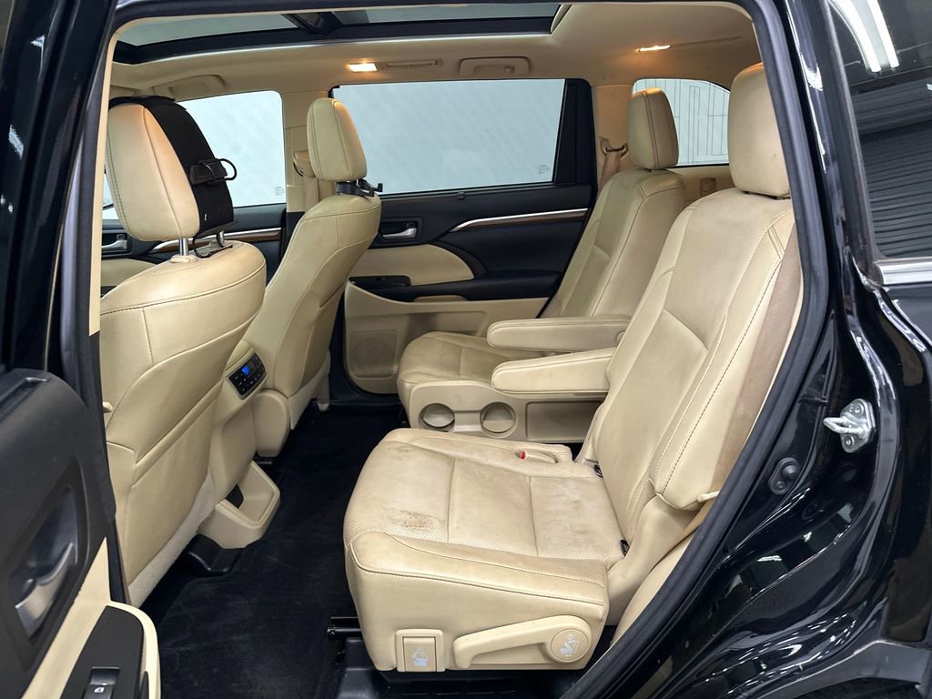 Used 2018 Toyota Highlander Limited Platinum AWD/4WD image 22