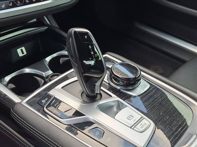 Used 2017 BMW 740i RWD image 12
