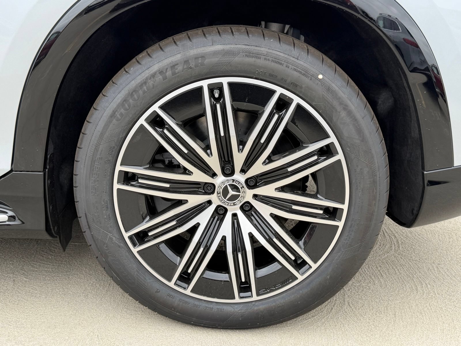 New 2026 Mercedes-Benz EQS 550 4MATIC SUV image 15