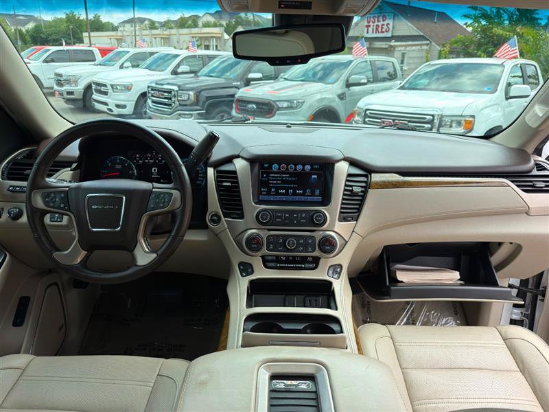 Used 2017 GMC Yukon Denali w/ Open Road Package AWD/4WD image 32