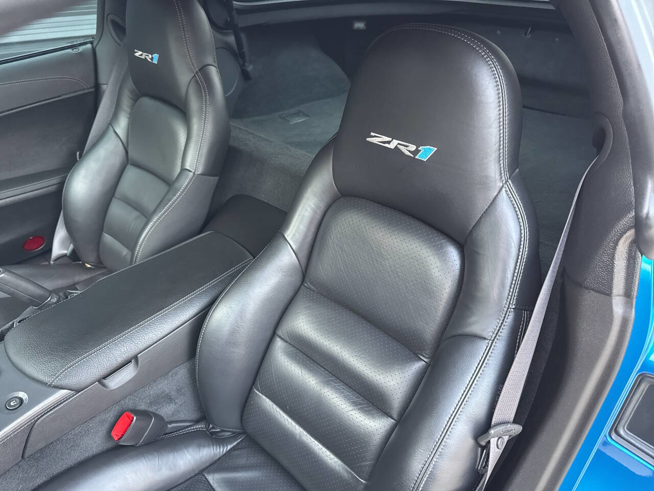 Used 2009 Chevrolet Corvette ZR1 w/ Preferred Equipment Group RWD image 39