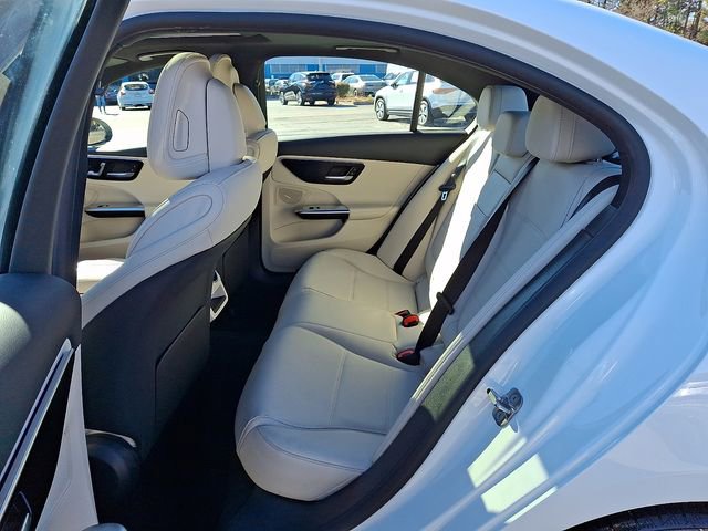 Used 2025 Mercedes-Benz C 300 4MATIC Sedan image 13