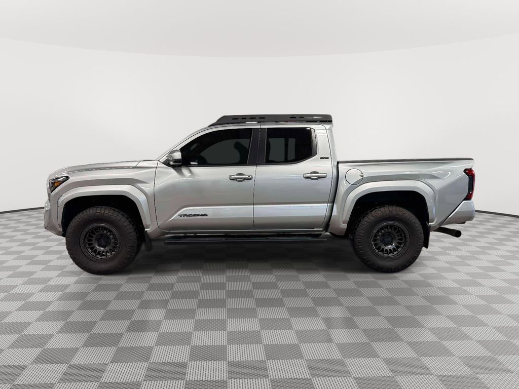 Used 2024 Toyota Tacoma SR5 AWD/4WD image 4