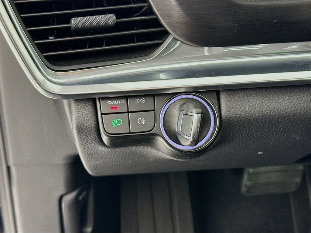 Certified 2023 Porsche Panamera Platinum Edition image 16