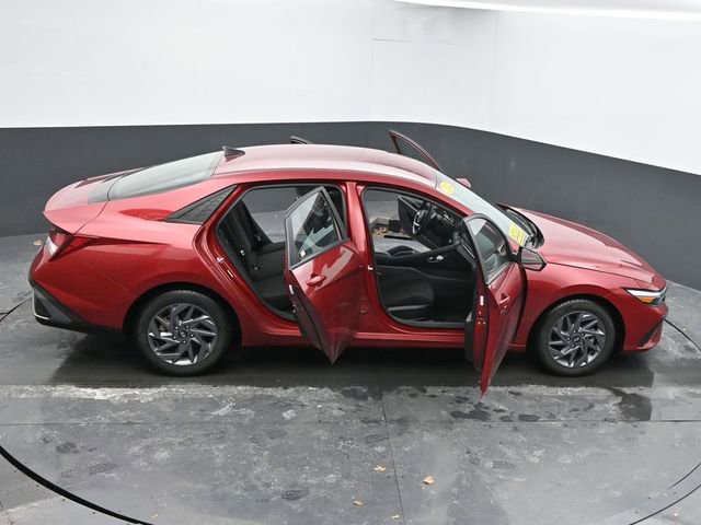 Used 2024 Hyundai Elantra SEL image 65