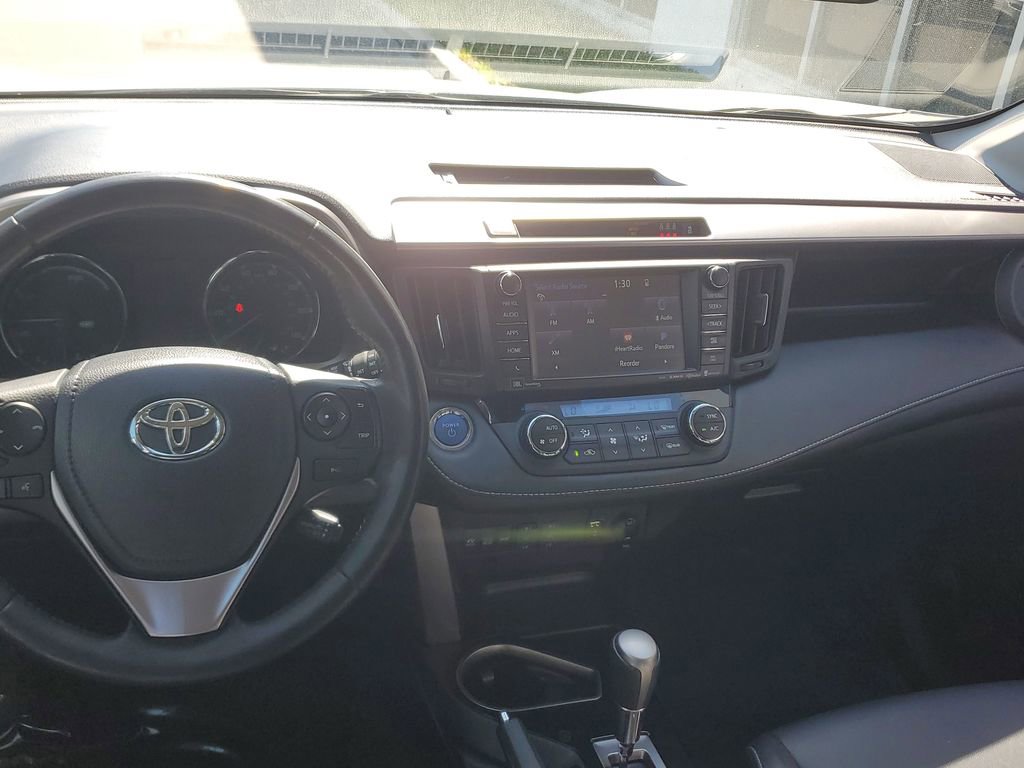 Used 2018 Toyota RAV4 Limited w/ Advanced Technology Package image 18