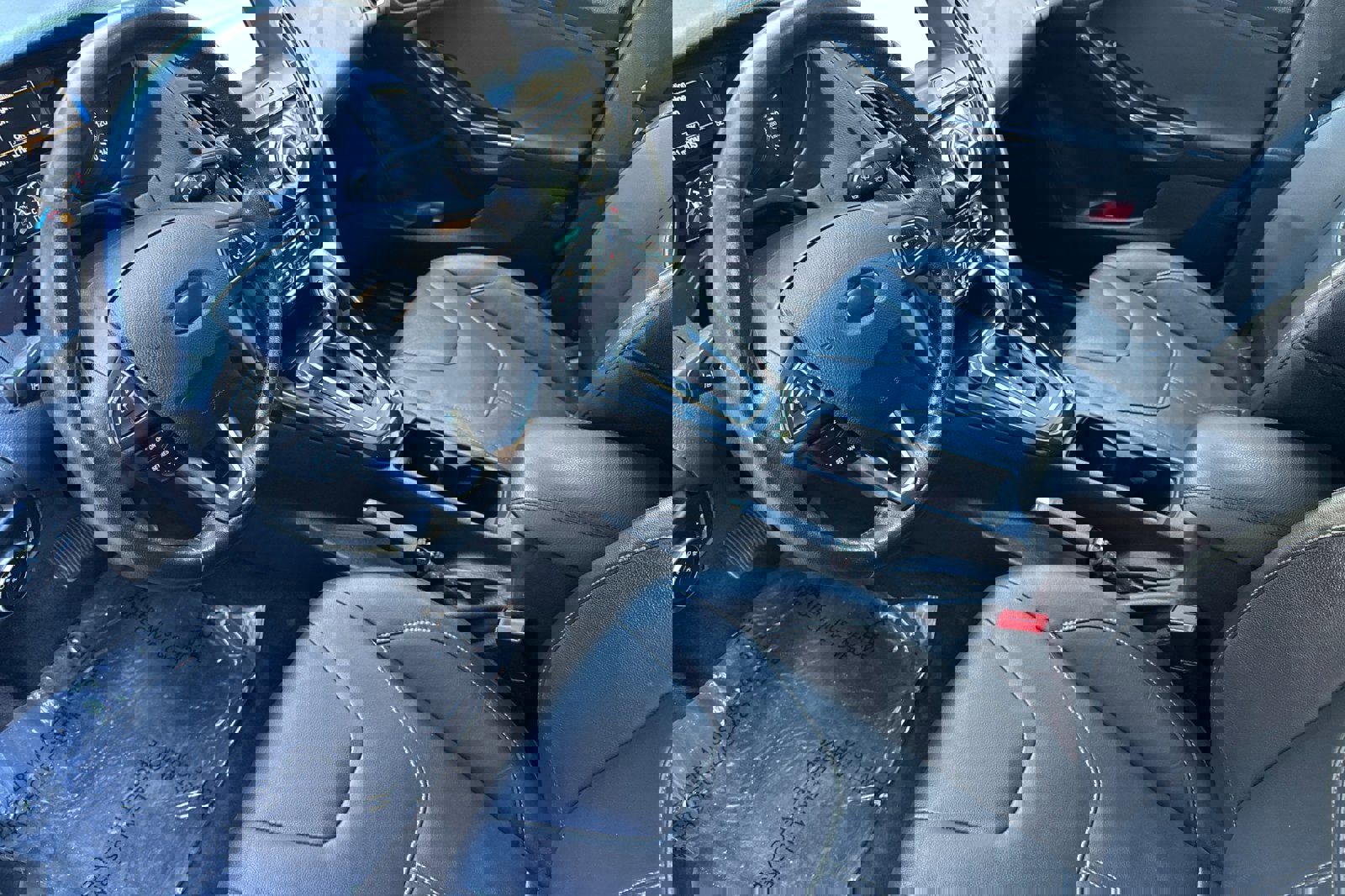 Used 2016 Ford Focus Titanium w/ Titanium Technology Package image 7