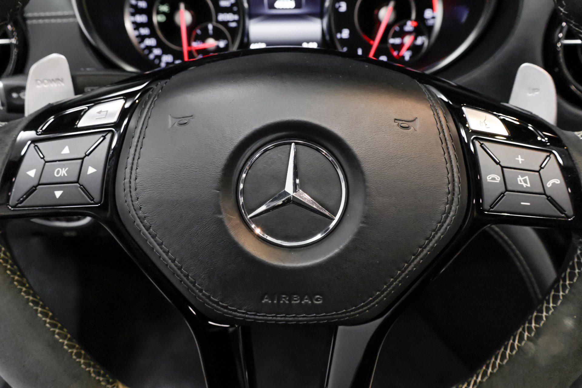Used 2015 Mercedes-Benz SL 63 AMG w/ Driver Assistance Package image 12