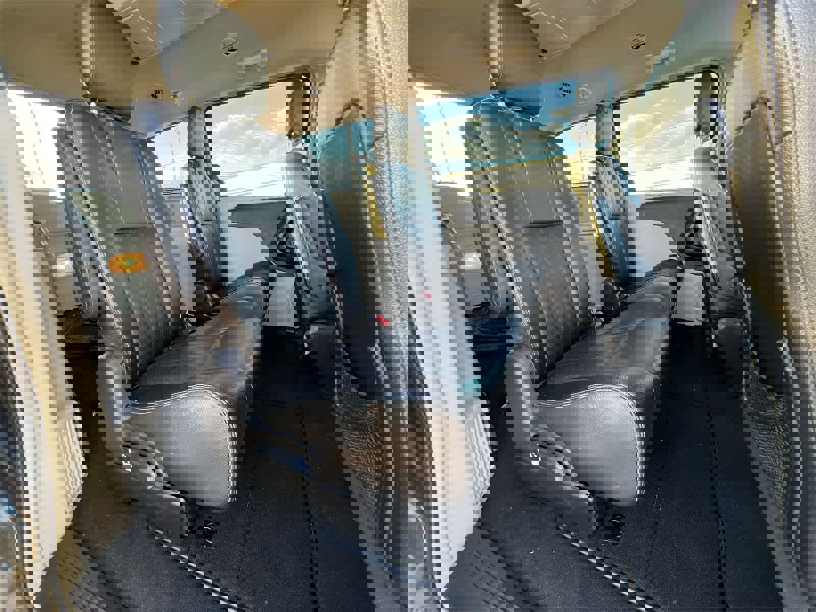 Used 2015 Chrysler Town & Country Touring-L w/ Driver Convenience Group image 19