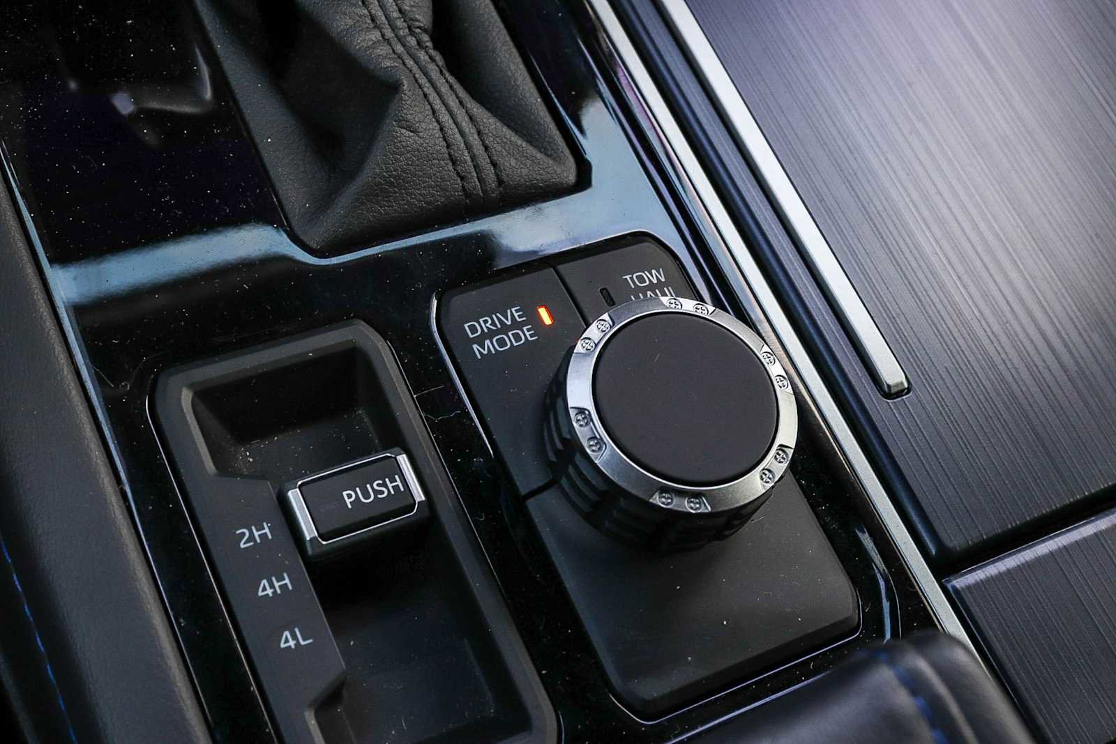 Used 2025 Toyota Sequoia Platinum image 29