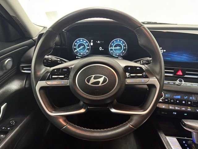 Used 2024 Hyundai Elantra Limited image 17