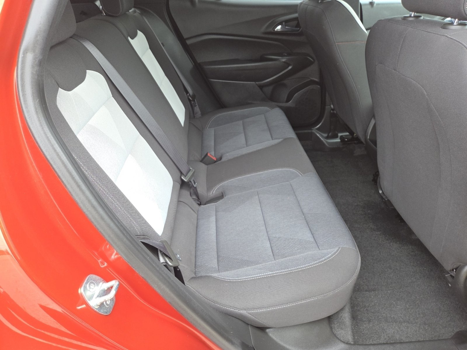 Used 2024 Chevrolet Trax RS w/ Driver Confidence Package FWD image 18
