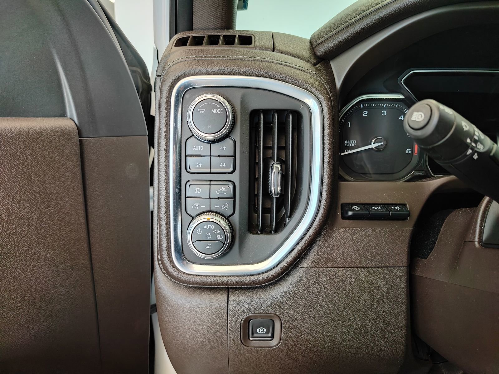 Used 2020 GMC Sierra 1500 Denali w/ Technology Package image 11