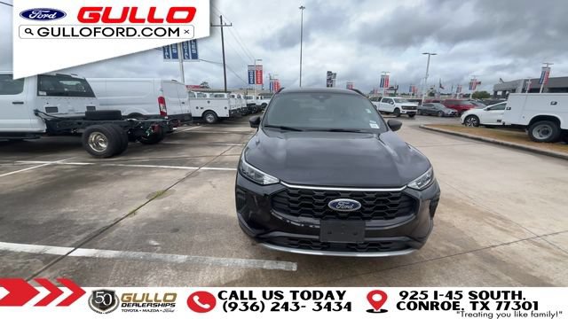 Used 2023 Ford Escape ST-Line w/ Tech Pack #1 FWD image 3