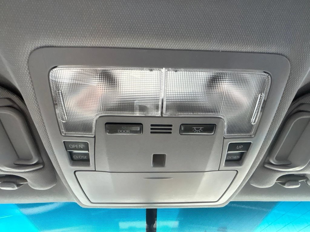Used 2014 Toyota Camry SE FWD image 16