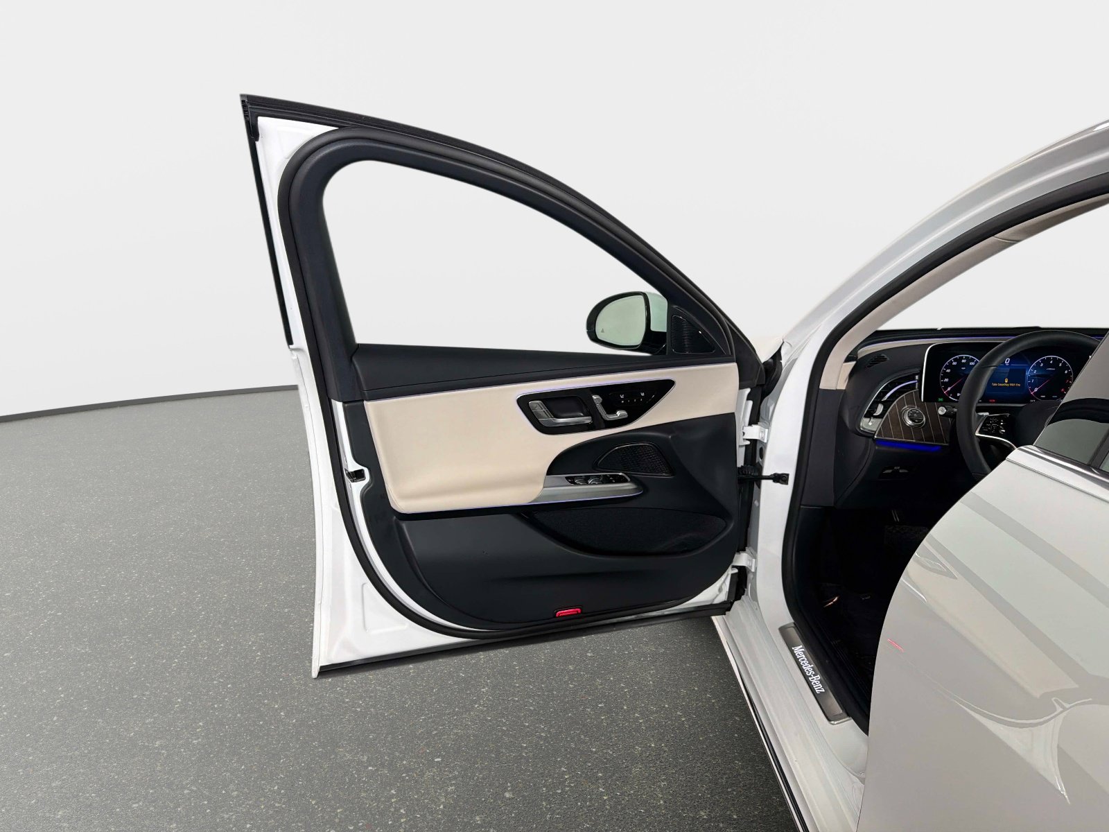 Used 2026 Mercedes-Benz E 350 4MATIC Sedan image 37