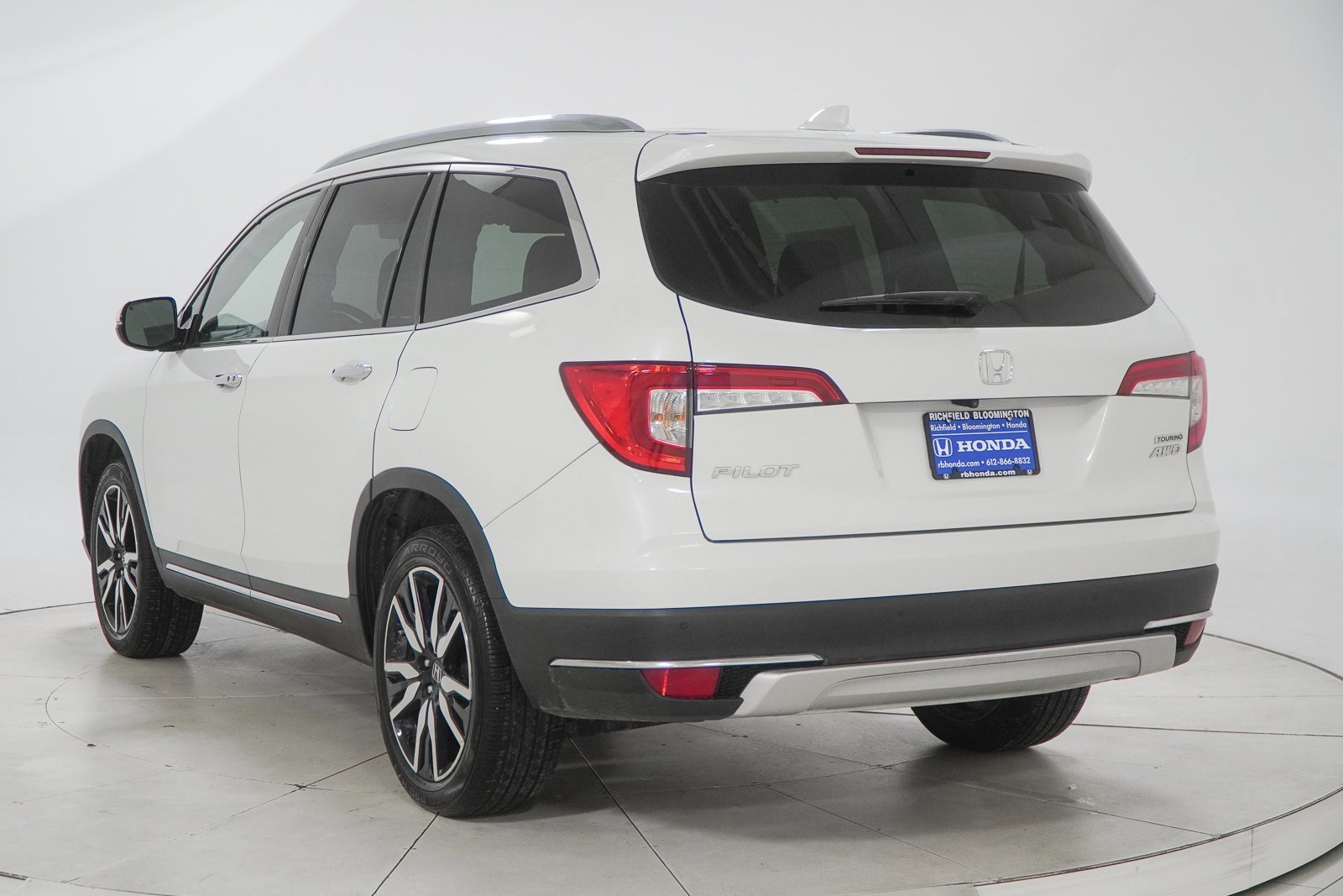 Used 2020 Honda Pilot Touring image 8