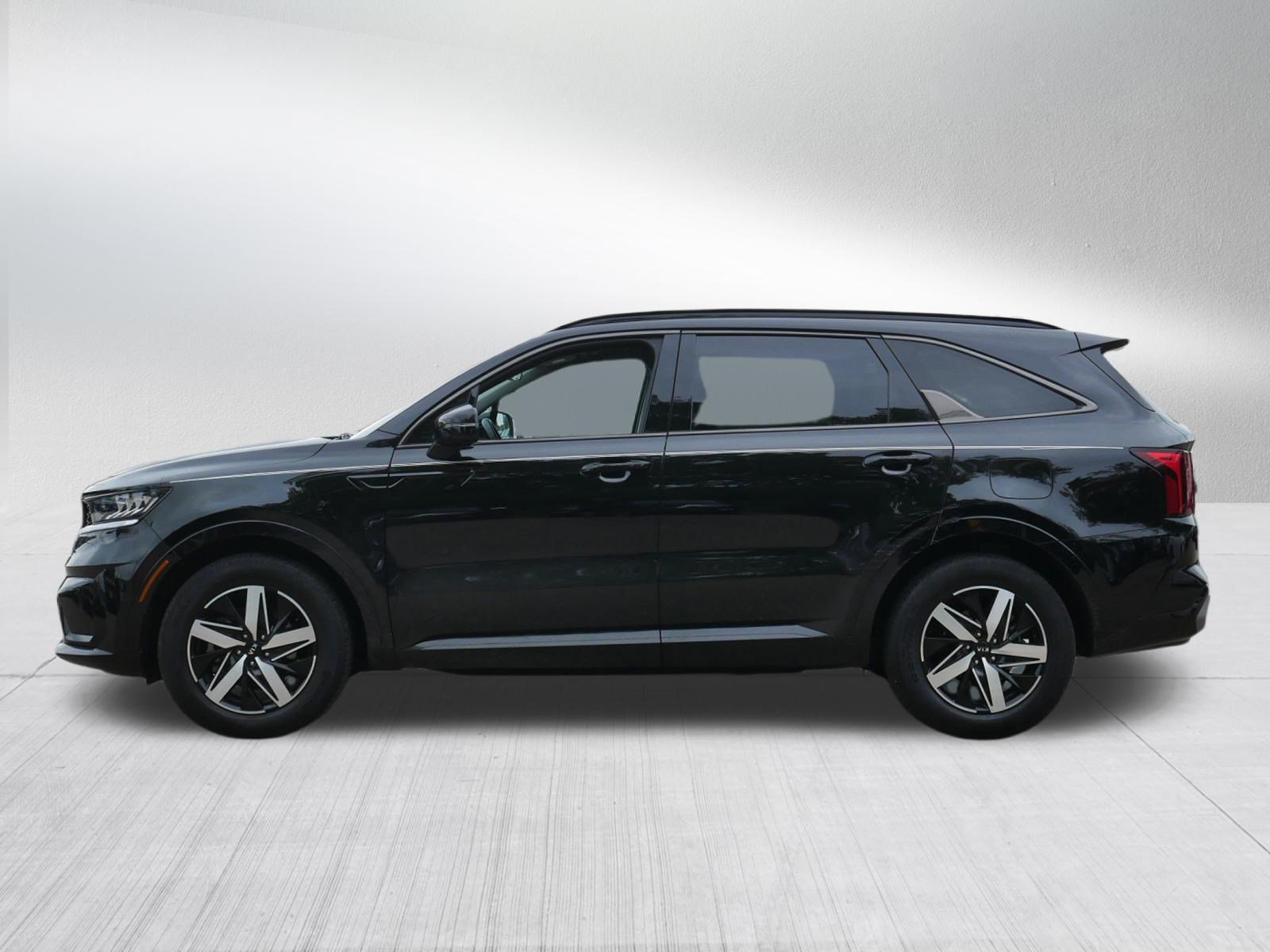Certified 2021 Kia Sorento EX FWD image 4