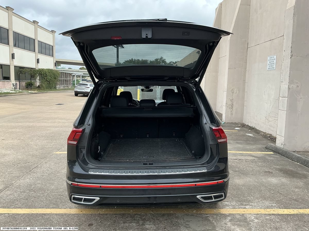 Used 2022 Volkswagen Tiguan SEL R-Line AWD/4WD image 10