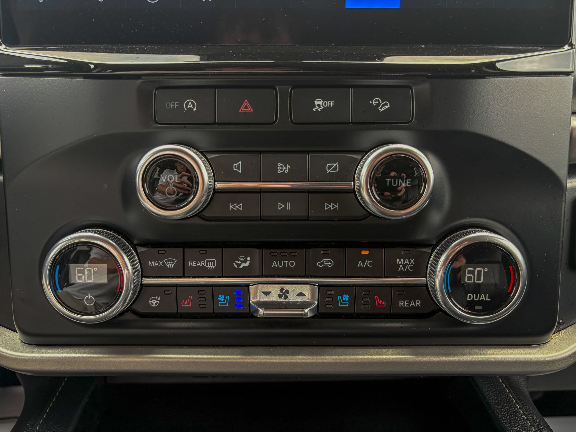 Used 2024 Ford Expedition XLT AWD/4WD image 18