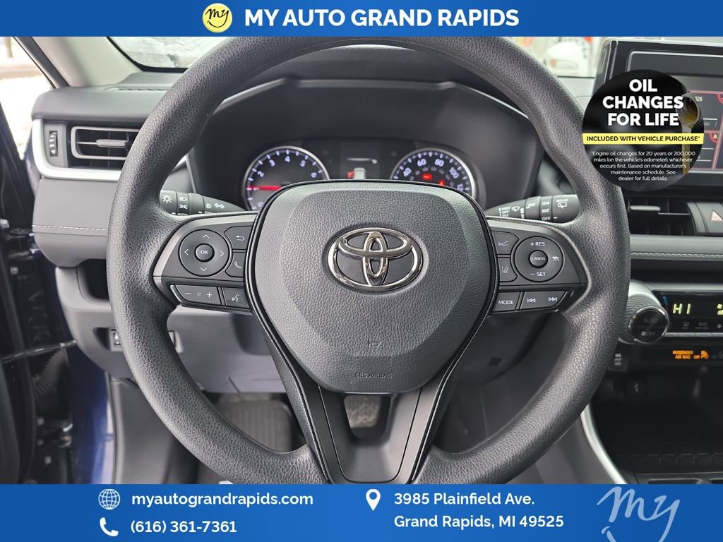 Used 2021 Toyota RAV4 XLE image 14