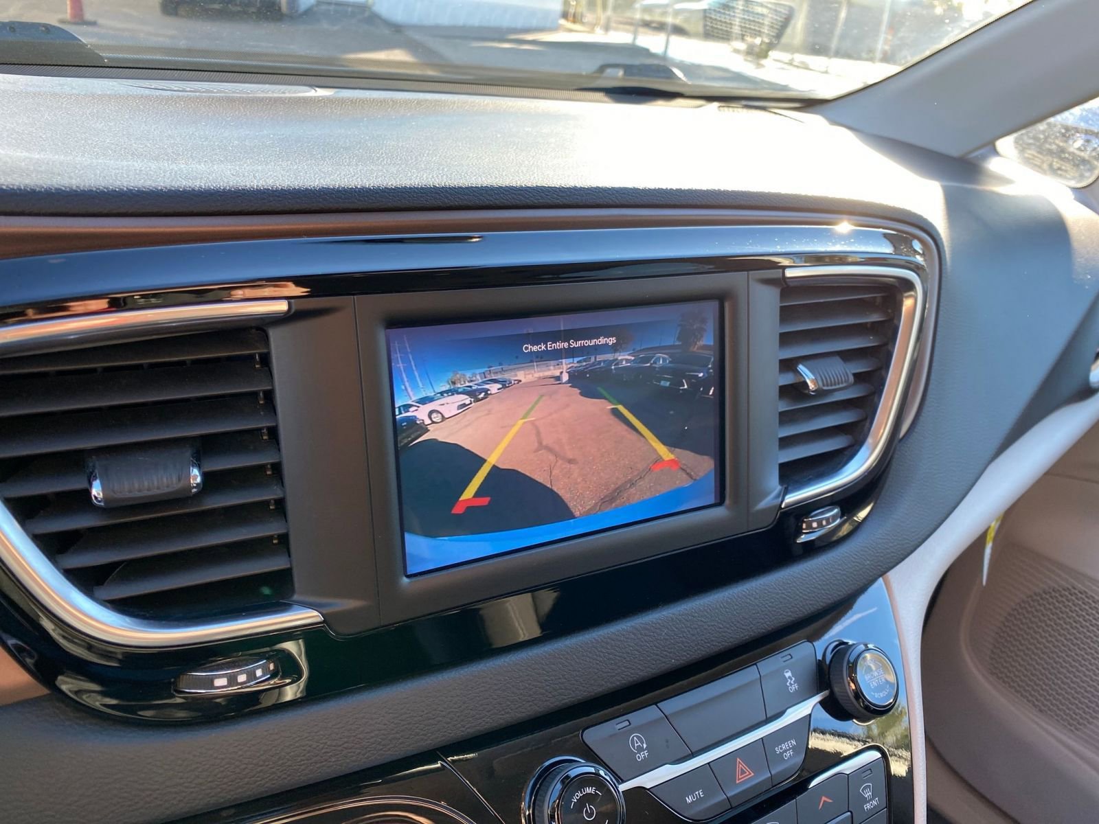 Used 2024 Chrysler Voyager LX image 18