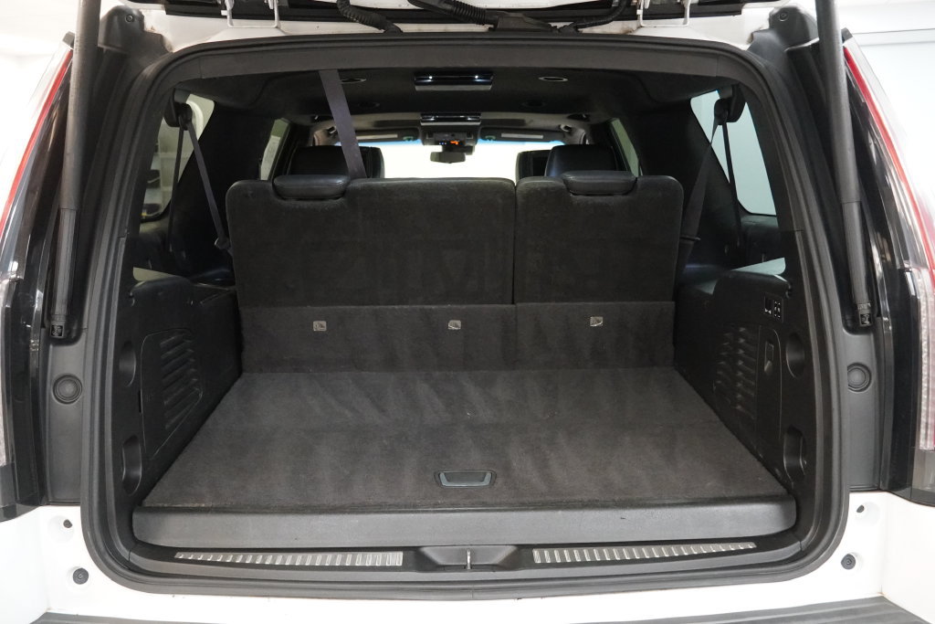 Used 2017 Cadillac Escalade ESV Platinum AWD/4WD image 12
