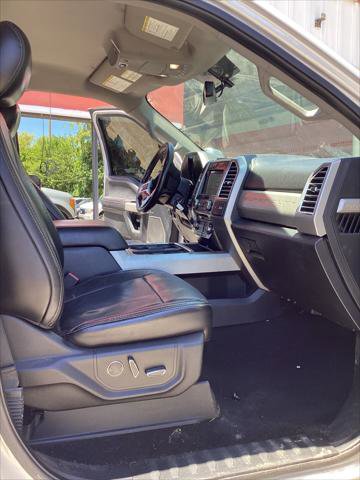 Used 2017 Ford F250 Lariat w/ Chrome Package image 21