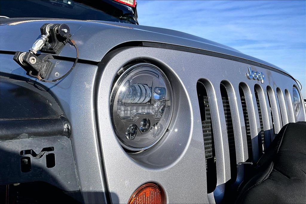 Used 2013 Jeep Wrangler Rubicon w/ PWR Convenience Group image 39