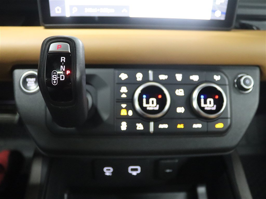 Used 2021 Land Rover Defender 110 X AWD/4WD image 38
