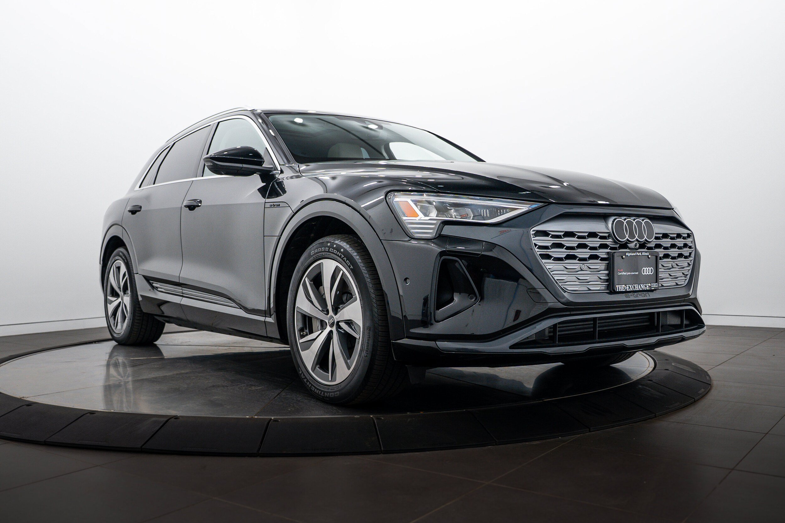 Certified 2024 Audi Q8 e-tron Premium Plus w/ Premium Plus Package AWD/4WD image 1