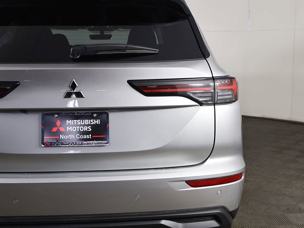 New 2026 Mitsubishi Outlander ES FWD image 15