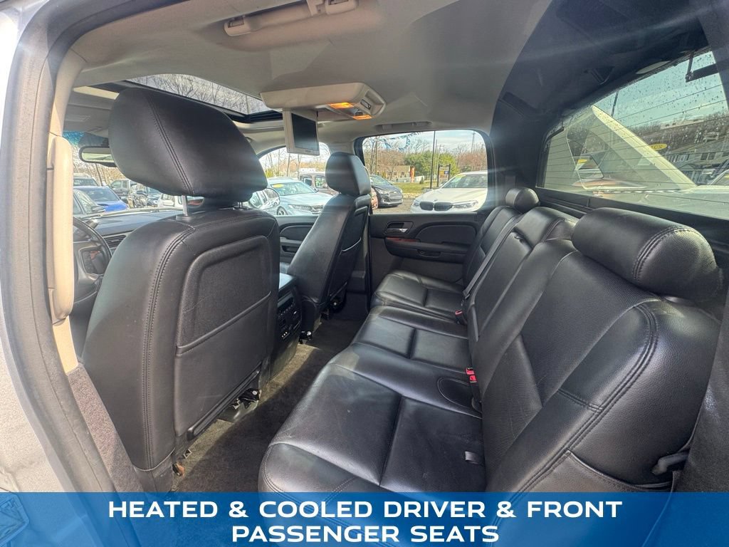 Used 2013 Chevrolet Avalanche LTZ AWD/4WD image 23