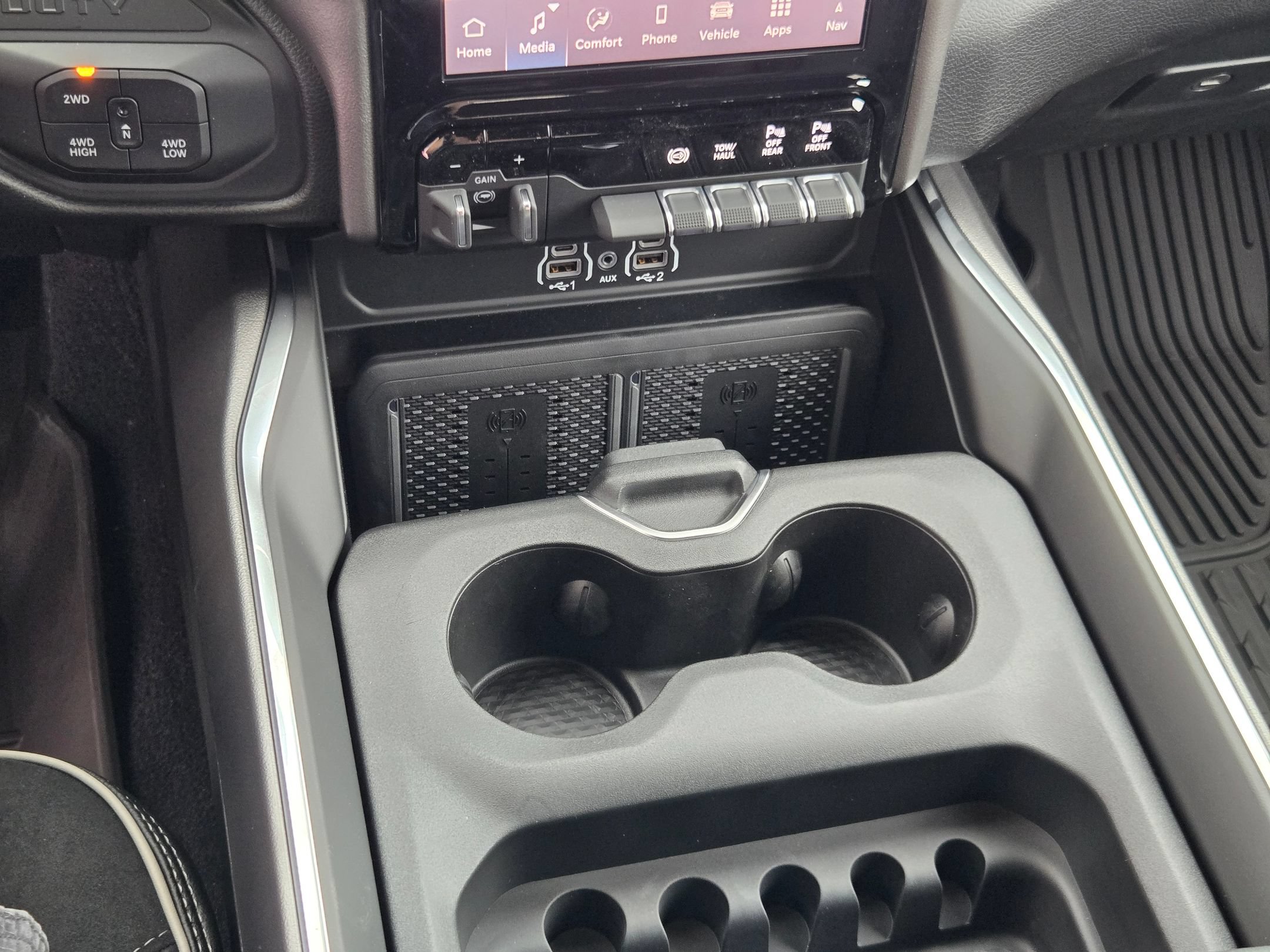 New 2026 RAM 2500 Laramie w/ Night Edition AWD/4WD image 30