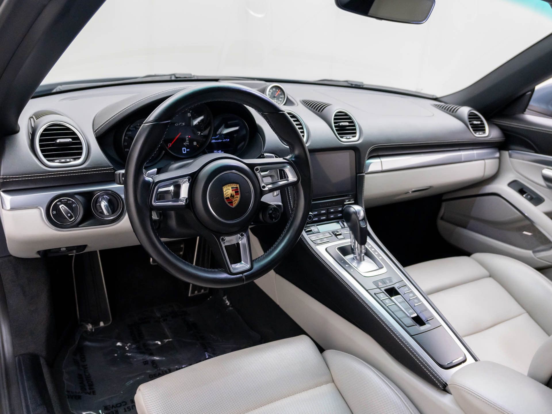 Used 2018 Porsche 718 Boxster GTS image 11